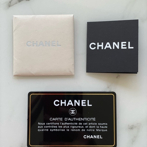 CHANEL fold over quilted clutch purse - Picture 7 of 11